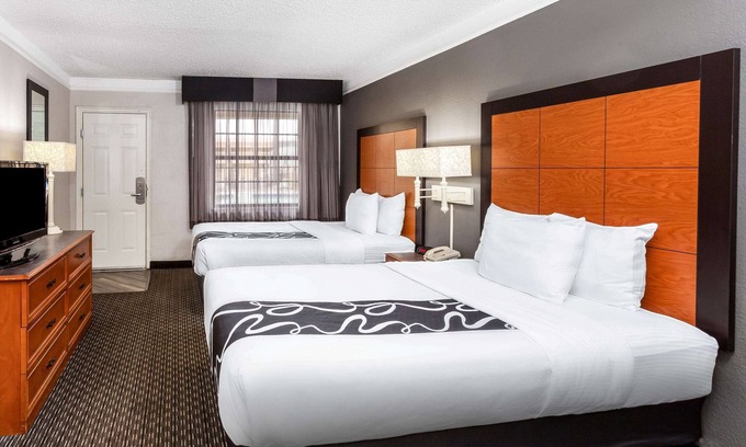 Western Division Hotel | La Quinta Inn by Wyndham Laredo I-35
