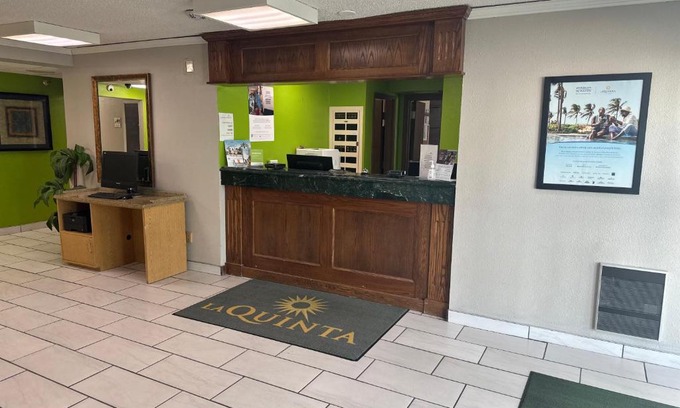 South Central Omaha Hotel | La Quinta Inn by Wyndham Omaha Southwest