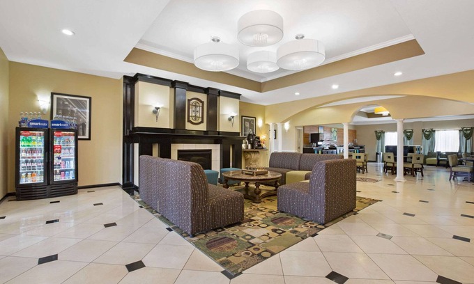 Pearland Hotel | La Quinta Inn & Suites by Wyndham Pearland - Houston South