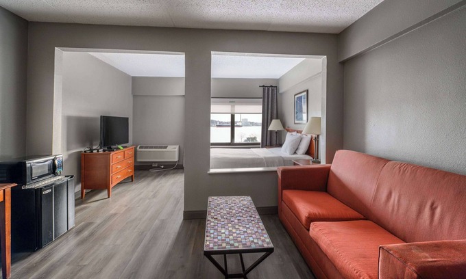 Long Wharf Hotel | La Quinta Inn & Suites by Wyndham New Haven