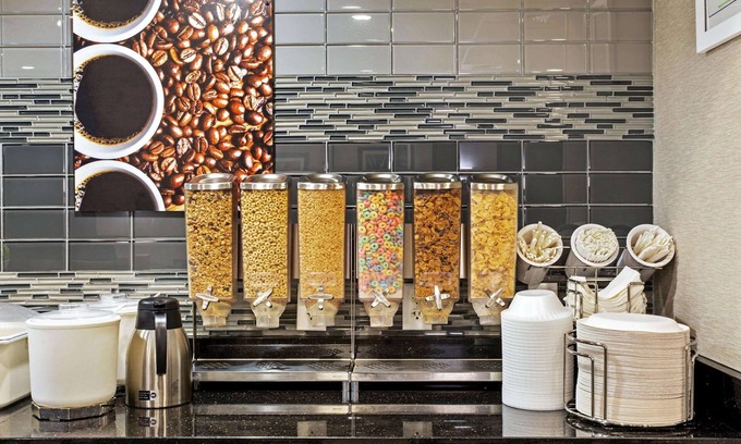 Andover Hotel | La Quinta Inn & Suites by Wyndham Boston-Andover