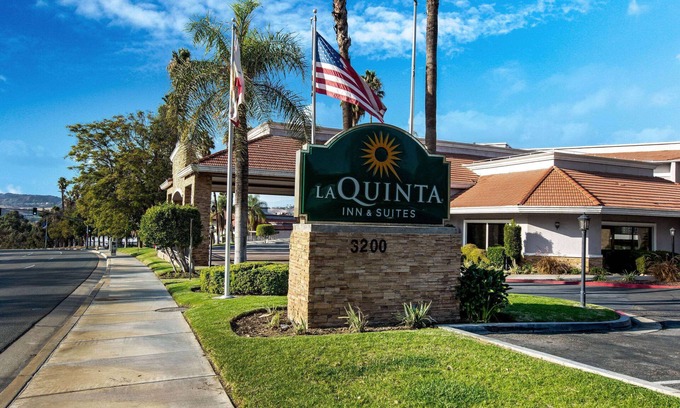 Pomona Hotel | La Quinta Inn & Suites by Wyndham Pomona