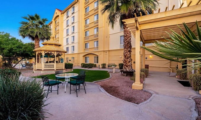Superstition Springs Hotel | La Quinta Inn & Suites by Wyndham Mesa Superstition Springs