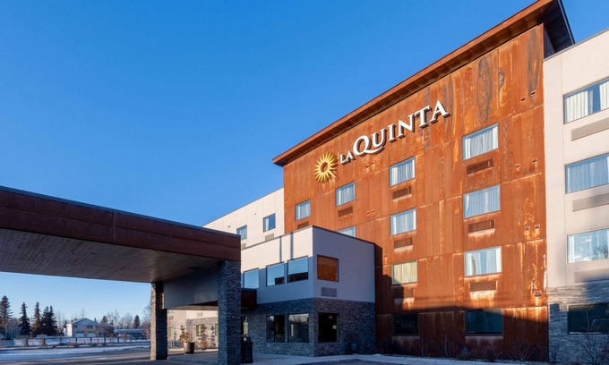 Spenard Hotel | La Quinta Inn & Suites by Wyndham Anchorage Airport