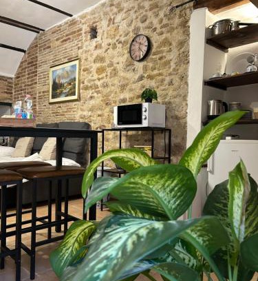 Stimigliano Apartment | La Residenza Del Vescovo
