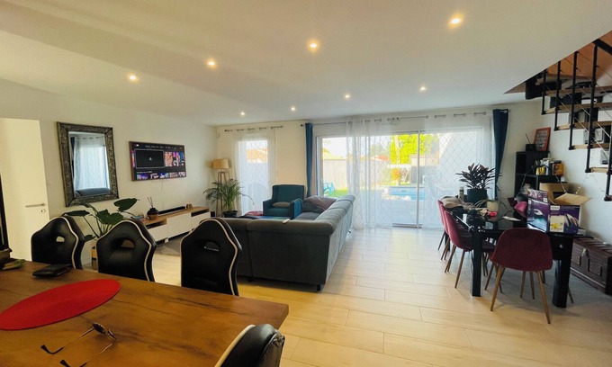 Saint-Xandre House | La Rochelle: New house with swimming pool 10 minutes from the old port, a quiet.