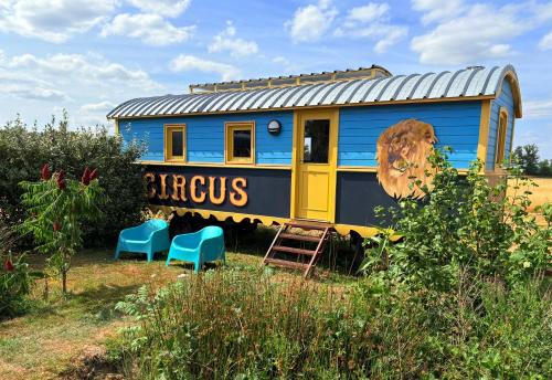 Beaulon Other | La roulotte CIRCUS des Grillots