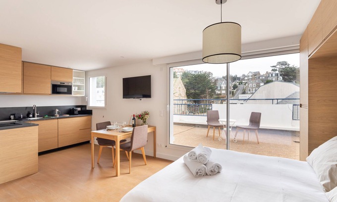 Pleneuf-Val-Andre Apartment | La Studette - A 100 mètres de la plage