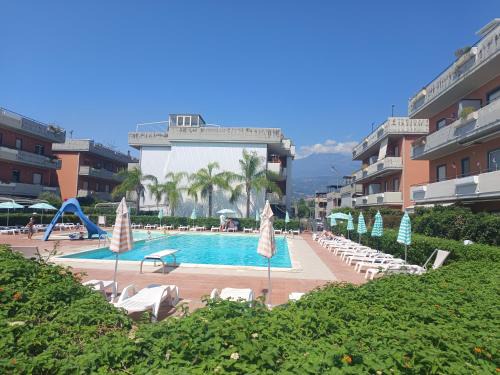 Fondachello Apartment | La terrazza delle sirene
