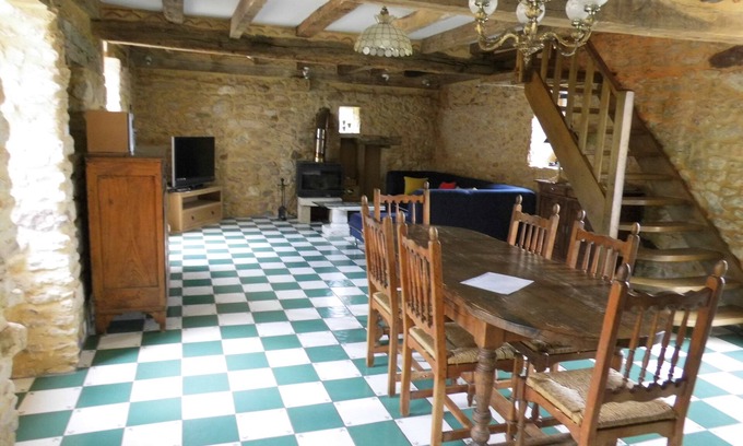 Siorac-en-Perigord Cottage | La Toupine en Périgord Noir - 3 bedroom gîte with terrace and pool