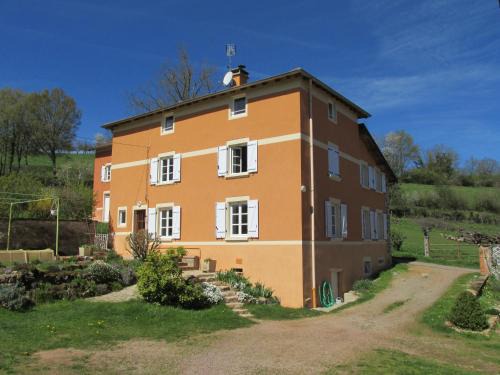 Montagny Bed & Breakfast | La vache sur le toit