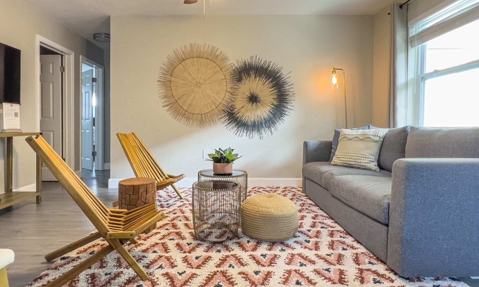 Coral Way House | La Vie Boheme 2, Cozy, Near Coconut Grove