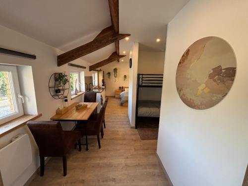 Mellet House | La Vigne à ATH