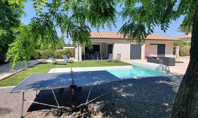 Saint-Julien-de-Peyrolas Villa | La Villa Beau Soleil