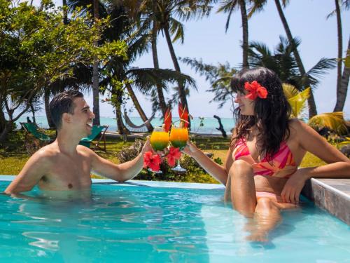 Nosy Boraha Villa | La VILLA BORAHA 300m2 PROPRIÉTÉ ENTIERE en bord de plage PISCINE PRIVEE Cuisine TV Wifi