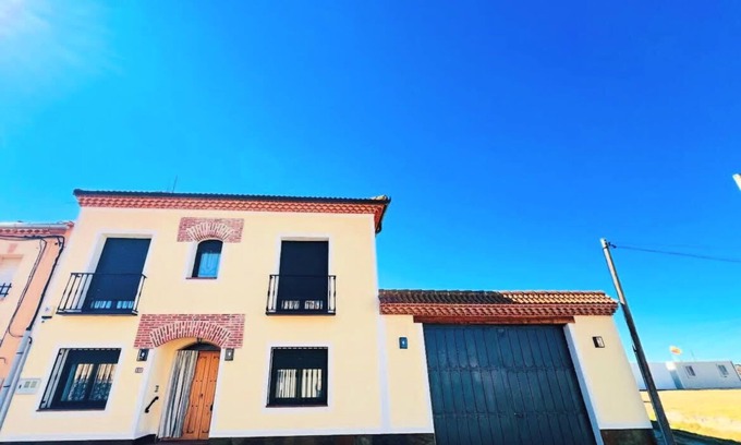 Garcillan Ski Chalet | La Villa de Pi indoor pool, jacuzzi, barbecue 10 min from Segovia