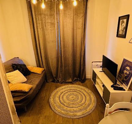 Beuvry Apartment | LA VILLA DEKO - Studio avec parking proche Université et Hôpital