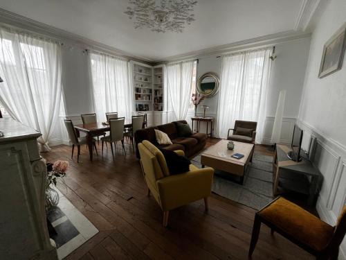 Aubusson Apartment | La Villa Louana charme de l'ancien en cœur de ville