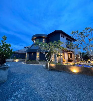 Balok Villa | LA Villas Kuantan Private Pool,Near Beach,BBQ,Karaoke