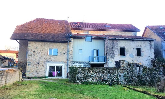Anthy-sur-Leman House | La YAUTE