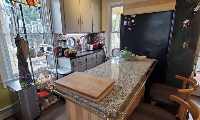 Frederick House | Labor Day Downtown Frederick for 6, Grill, Patio, Arts, History, Breweries