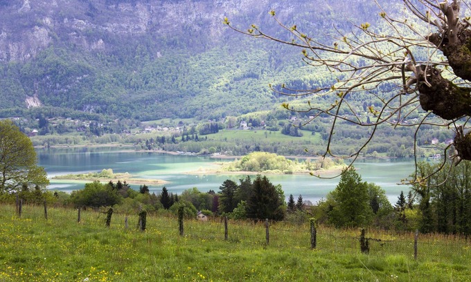 Saint-Alban-de-Montbel House | Lac Aiguebelette Soukavati 2 Pers vue Calme Breathtaking View Aiguebelette