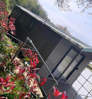 Maidstone Boat Rental | Lady Lily Unique River Boat with castle views