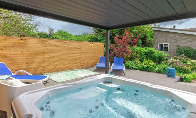 Croyde Cottage | Ladywell Croyde 6 Bedrooms, Sleeps 12, Hot Tub