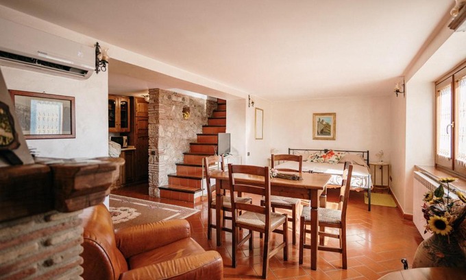 Ascrea Apartment | Lago del Turano - La Taverna con cucina open space e free WI-FI