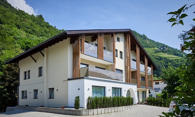 Albions House | Laitacherhof: New stylish apartment with pool and sauna