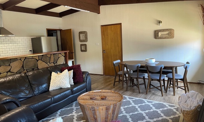 Goughs Bay House | Lake and Mountain Retreat