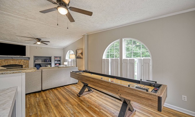 Bumpass House | Lake Anna Retreat: 4BR 2BA ~ Game Room ~ Sleeps 8 ~ Fire Pit & Boat Access