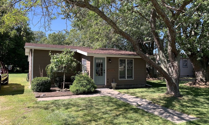 Oak Harbor House | Lake Erie beach access