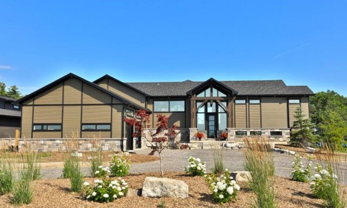 Dunnville Cottage | Lake Erie Waterfront Cottage near Niagara Wine Region