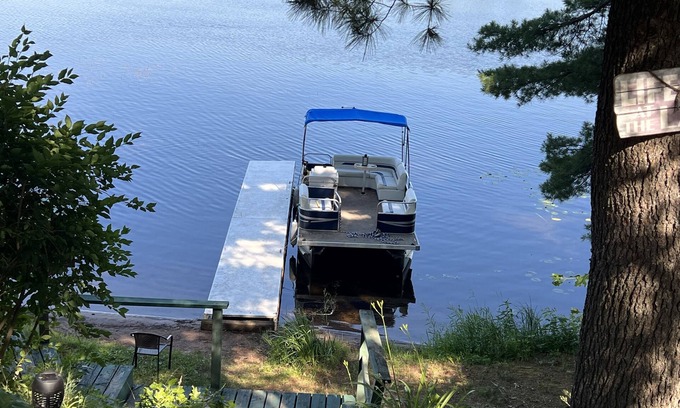 Webster Cabin | Lake Front 3 Bedroom cabin with FREE use of pontoon.