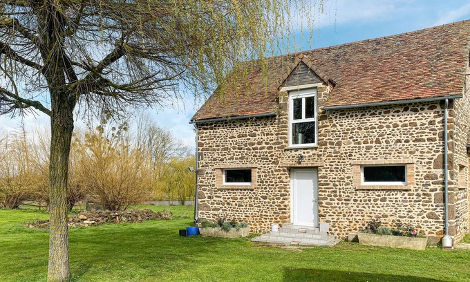Moitron-sur-Sarthe House | Lake front home in Moitron-sur-Sarthe