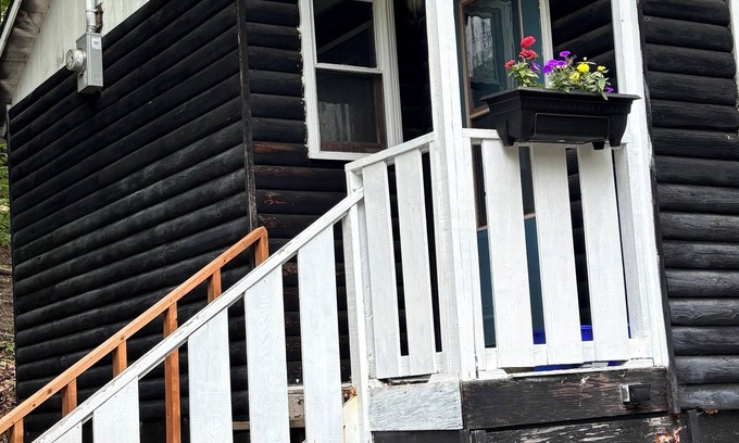 Norland Cottage | Lake Front Hideaway Resort 10 Total cabins-Lake view and Private Beach