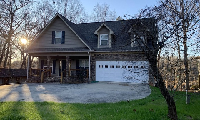 Gumlog House | Lake Front Home. 3 Large Living Spaces. Screened Porches. Pet Friendly.