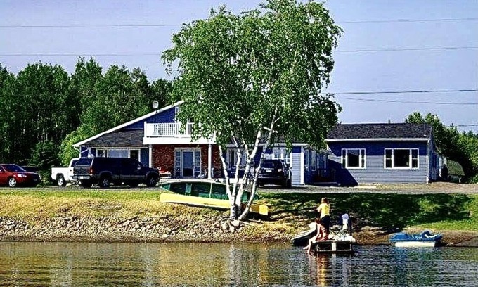 Saint David House | Lake Front Rental on Long Lake Maine