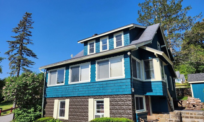 Lake George Resort | Lake George 5 Bed/3 Bath home w/lake & resort access