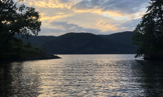 Huletts Landing Cottage | Lake George, Huletts Landing, Large family -friendly 5 BD Cozy Country Cottage