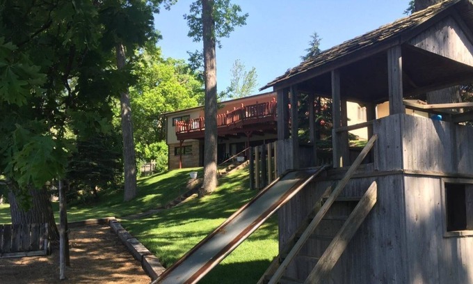 Coldwater House | Lake Home Rental Pontoon Optional
