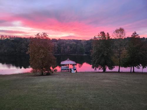 Phil Campbell House | Lake House
