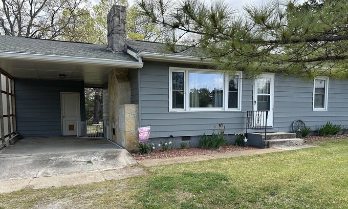 Gamaliel House | Lake House W/Fenced Yard, Swim Dock, Marinas/Launches, 7 miles to Mtn Home, AR