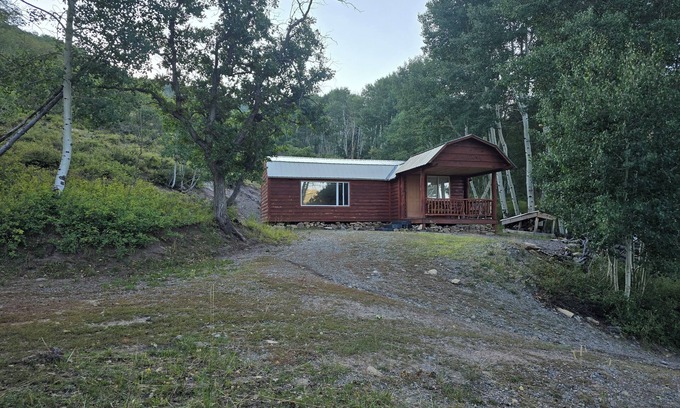Monticello Cabin | Lake Log Cabin Getaway