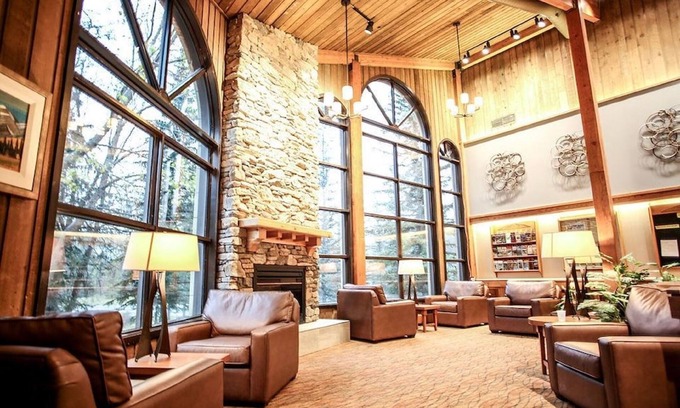 Lake Louise Hotel | Lake Louise Inn