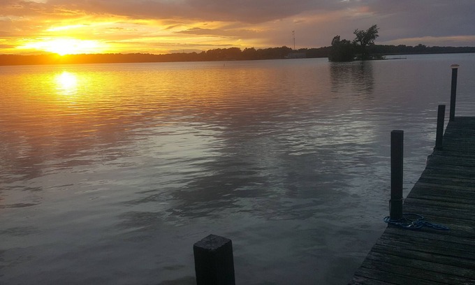 Lake Milton House | Lake Milton Ohio, Lakefront Vacation Rental, 4 Bedrooms, 3 Bath, Private Dock