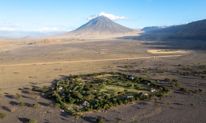 Lake Natron Cabin | Lake Natron Maasai giraffe eco Lodge and camping