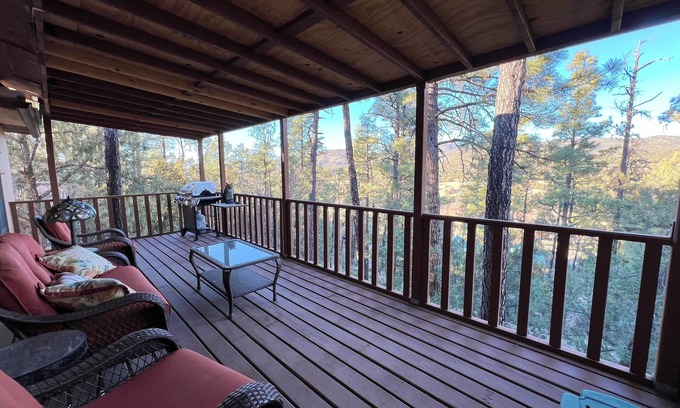 San Lorenzo Cabin | Lake Roberts Cabin in the Pines