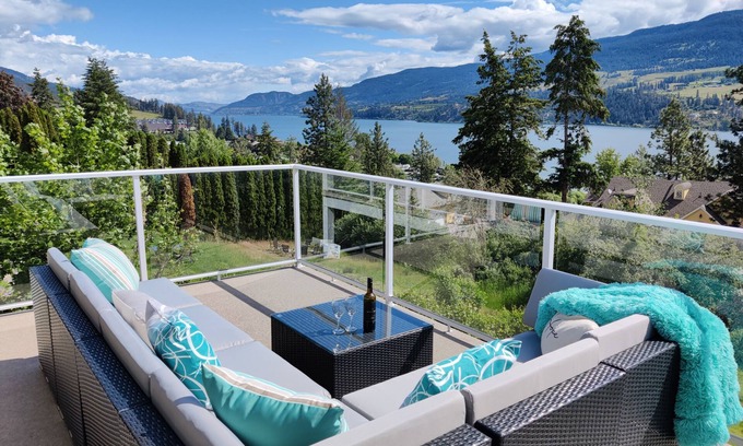 Central Okanagan House | Lake Time π 2 Bed+Den, Your Home Away From Home!